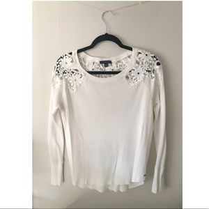 •AE• white longsleeve shirt w/ lace shoulders